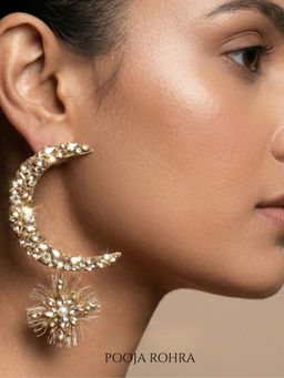 Label Pooja Rohra - Silver Chaand Sitara Earrings