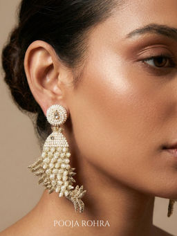 Label Pooja Rohra - White Sagarika Earrings