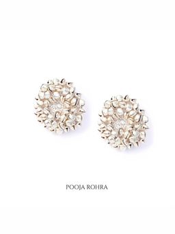 Label Pooja Rohra - Silver Taal Earring