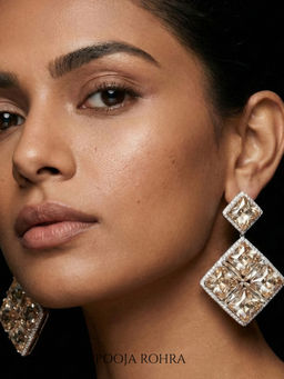 Label Pooja Rohra - Silver Ziya Earrings