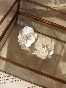 Label Pooja Rohra - White Anna Earrings