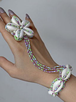 Label Pooja Rohra - White Mehr Cowrie Shell Hath Phool