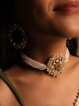 Label Pooja Rohra - White Diane Choker Necklace