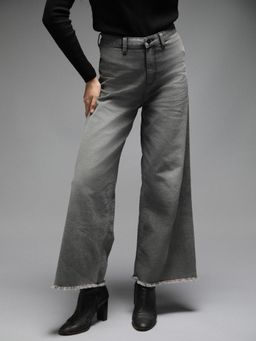 High Star - Women Straight Fit High-Rise Clean Look Heavy Fade Stretchable Jeans