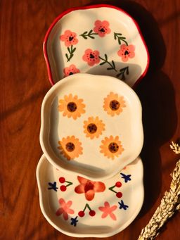 WEAVING HOMES - Sweet Blooms Handmade Dessert Plates (Set of 3)