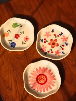 WEAVING HOMES - Floral Fields Handmade Dessert Plates (Set of 3)