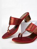 Maroon color option, Currently selected