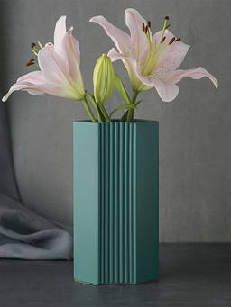 Whispering Homes - Evie Flower Vase - Green