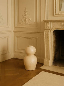 Whispering Homes - Bronure Terracotta Vase - Medium