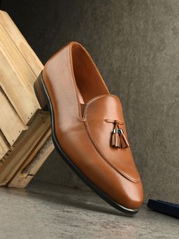 EGOSS - Aspeerio Rover Formal Tan Moccasins for Men