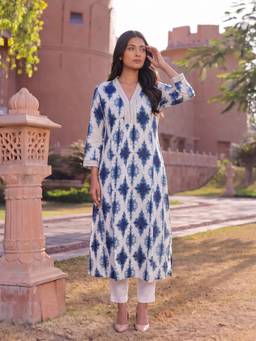 Rangita - Women White Embroidered Cotton Kurta