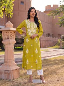Rangita - Women Green Embroidered Cotton Kurta