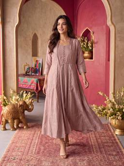 Rangita - Women Peach Printed Viscose Kurta