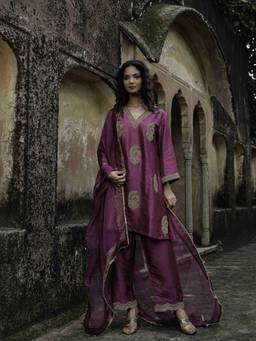 CHARU MAKKAR - Purple Preeto Kurta And Pant With Dupatta