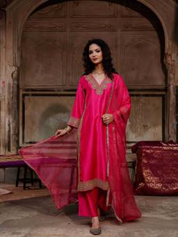CHARU MAKKAR - Pink Shehnaaz Kurta And Palazzo With Dupatta