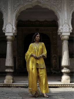 CHARU MAKKAR - Mustard Harnoor Kurta And Farshi Salwar With Dupatta