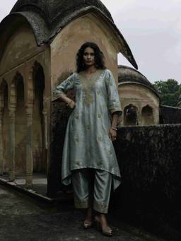 CHARU MAKKAR - Green Urwa Kurta And Pant With Dupatta