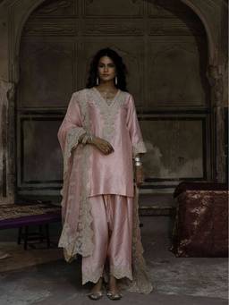 CHARU MAKKAR - Pink Aina Kurta And Farshi Salwar With Dupatta