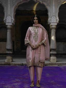 CHARU MAKKAR - Pink Kubra Kurta And Tulip Pant With Dupatta