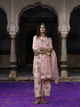 CHARU MAKKAR - Pink Raano Kurta And Pant With Dupatta