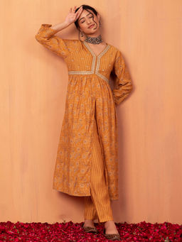 Indya - Yellow Paisley & Embroidered Viscose Kurta (Set of 2)