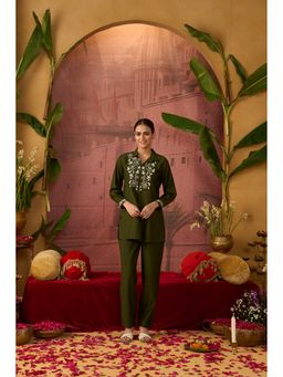 Jaipur Kurti - Floral Embroidered Straight Green Viscose Rayon Co-Ord Set