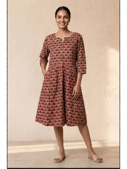 NILAM INDIA - Red Chhaya Printed Skater Dress