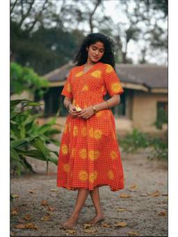 NILAM INDIA - Orange Shaam Half Sleeve Dress