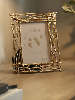 Aarvi Decor - Metal Golden Vine Luxe Decorative Photo Frame