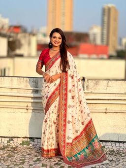 ELITE WEAVES - Cream Viscose Woven Saree With Unstitched Blouse