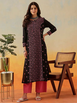 ADA - Ethnic Motifs Hand Embroidered Black/Pink Cotton Chikankari Kurta [A411508]