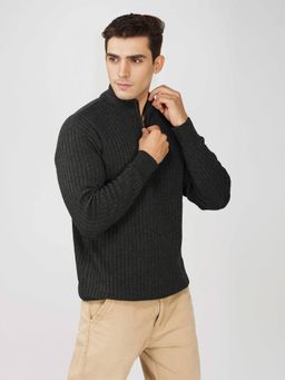 Kvetoo - Men Grey Acrylic Textured Regular Fit Sweater