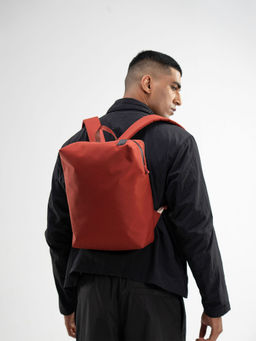 DailyObjects - Unisex Solid Pivot Daypack Backpack - Orange (M)