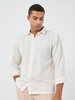 Styli - Men Regular Collar Slub Woven Long Sleeve Regular Shirt - Off White