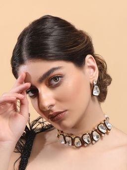 Auraa Trends - 22Kt Gold Plated Kundan Black And White Jewellery Set