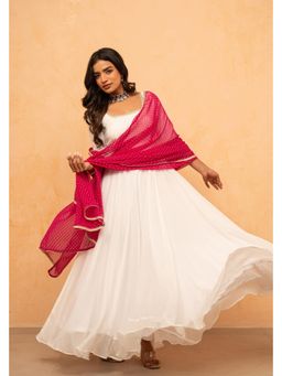 DEASHA INDIA - Avyira White Kurta with Pant and Dupatta