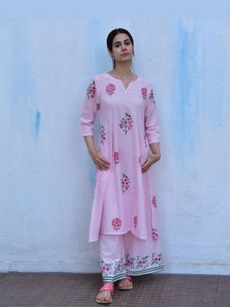 Chidiyaa - Pink Pure Cotton Floral Straight Kurta with Pant
