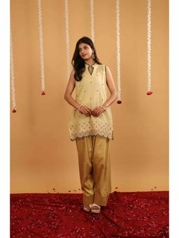 Rivaz Threads and Co - Fiza Kota-Doria Sleeveless Short Kurti with Lace Detailing