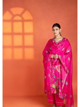 Tanu Malhotra - Fushia Floral Printed Kurta with Pant and Dupatta