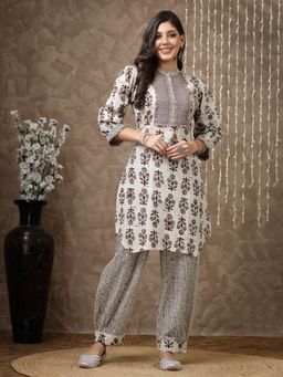 Nayam by lakshita - Brown Floral Kurta with Pant (Set of 2)