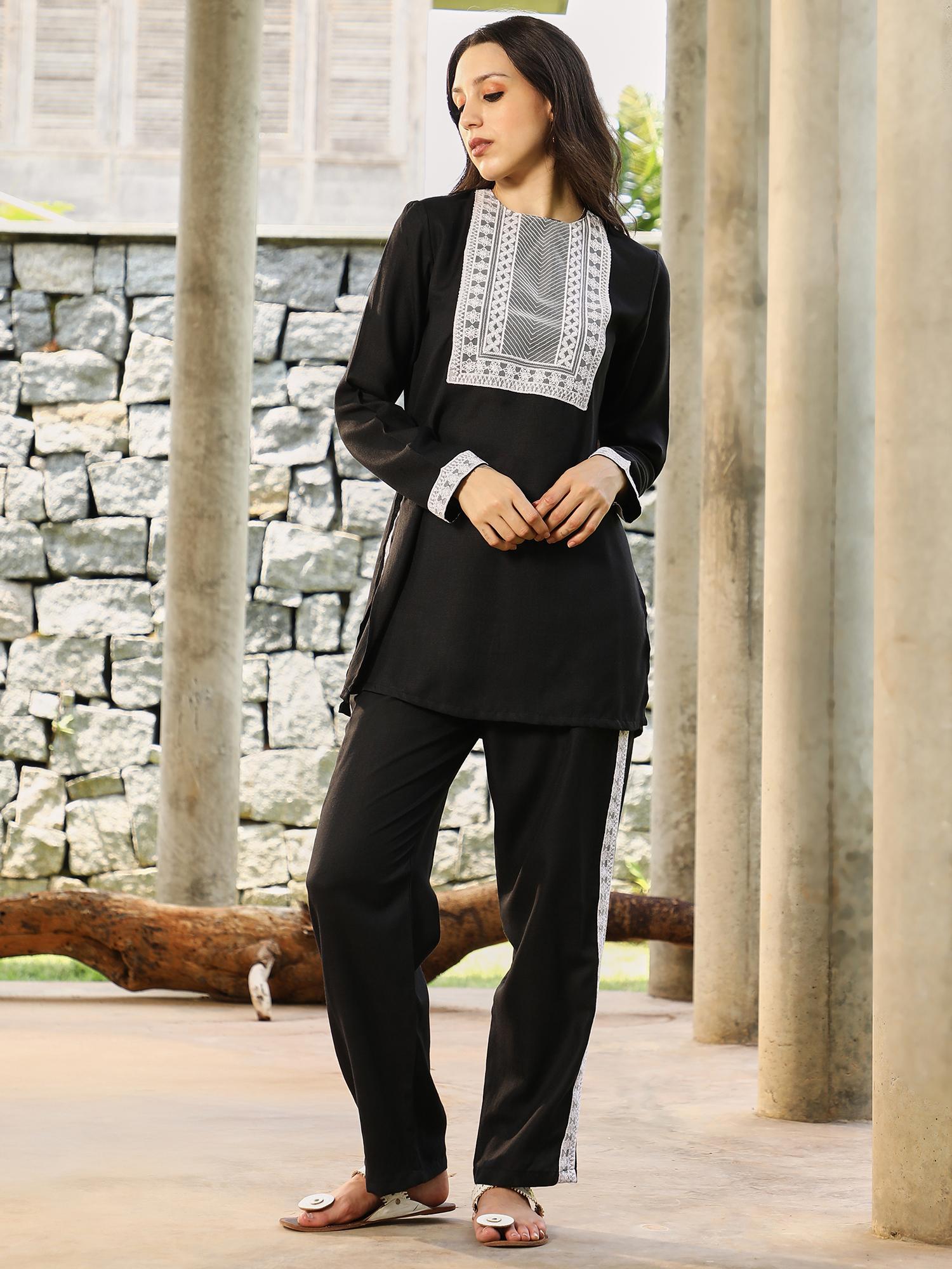 qissa Onyx Black Schiffli-Block Co-Ord (Set of 2)-picture-11