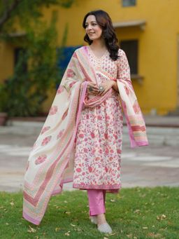 Rain & Rainbow - Ethnic Motifs Printed Kurta with Pant and Dupatta