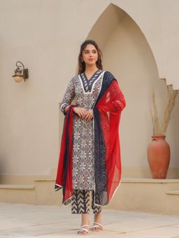 Rain & Rainbow - Printed Kurta with Pant and with Dupatta