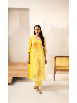 AM by Anita Mittal - Zavi Mul Chanderi Yellow Kurta with Pant
