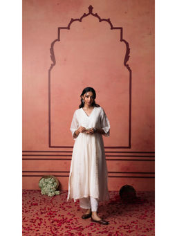 AM by Anita Mittal - Kaia Mul Chanderi Off White Kurta with Pant