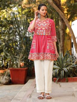 Juniper - The Sujani Pink Floral Printed Pure Cotton Tunic with Thread Work