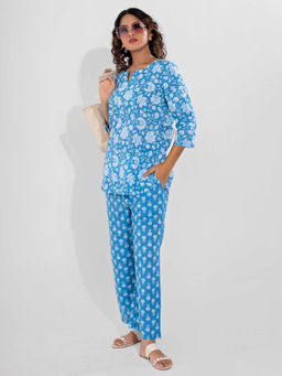 FEATHERS CLOSET - Blue Printed Relaxed Fit Kurti and Pyjama