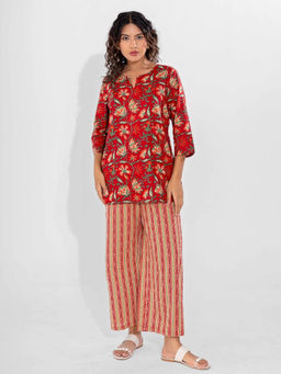 FEATHERS CLOSET - Red Printed Relaxed Fit Kurti and Pyjama
