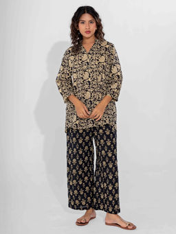 FEATHERS CLOSET - Black Printed Relaxed Fit Kurti and Pyjama