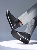 Black color option, Currently selected